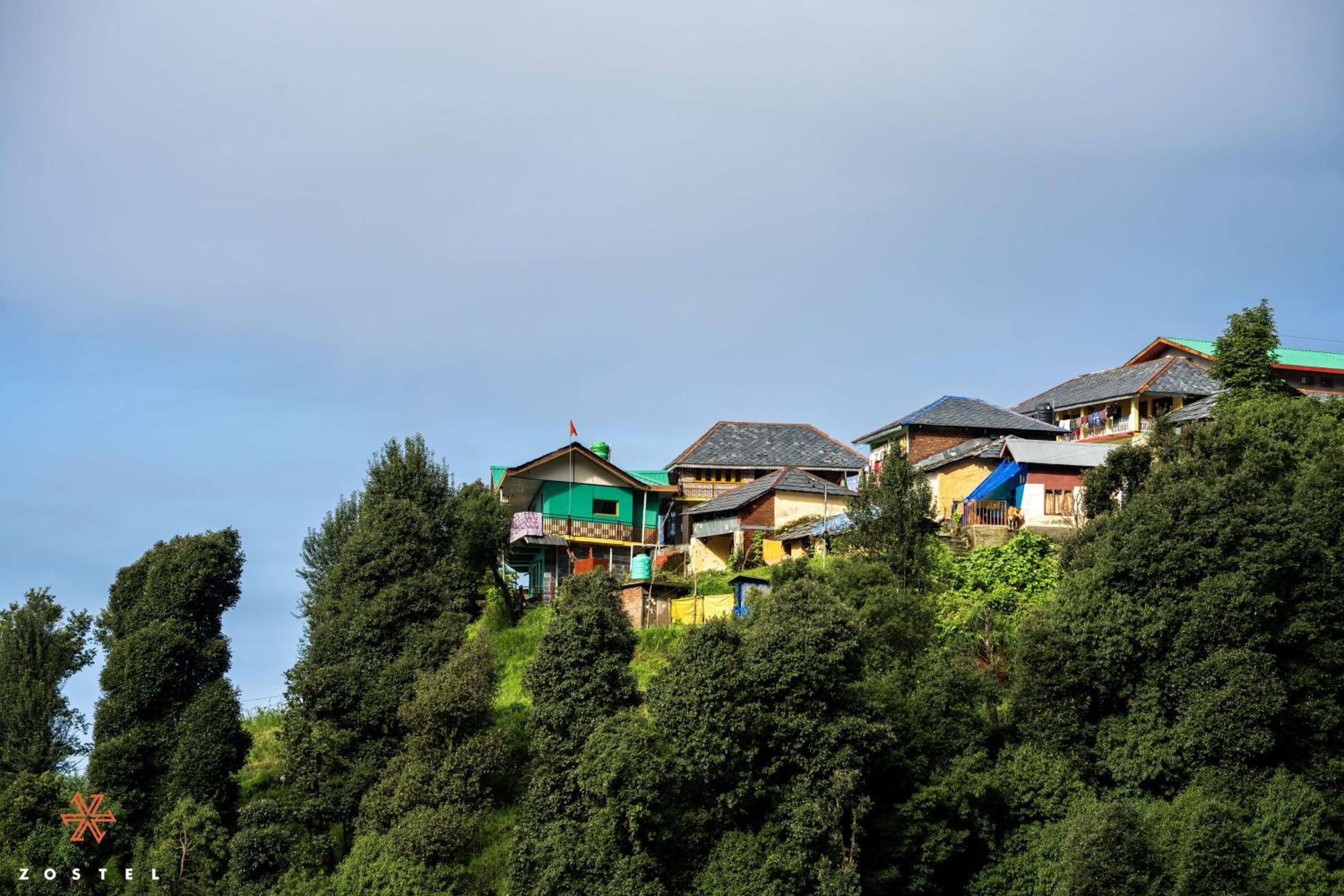 Hostel Zostel Dharamkot McLeod Ganj Exterior foto
